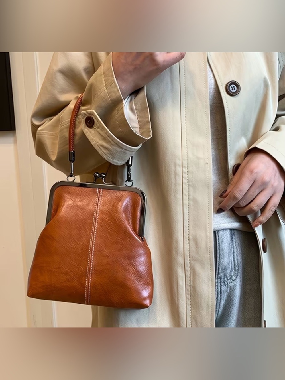 Vintage Style Kiss Lock Crossbody Bag, Cognac Brown Faux Leather